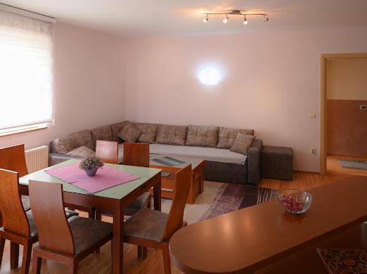 Mb Apartments Ягодина Екстер'єр фото